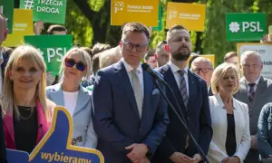 Politycy prezentują hasła #TrzeciaDroga, #PSL i Polska 2050. Dyskutują o europejskim zielonym ładzie, prezentując oficjalne stanowisko Polski 2050.