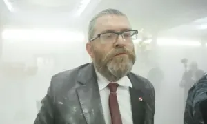 Kim jest Grzegorz Braun? Odkryj jego niezwykłe pochodzenie i korzenie