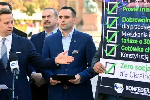 Piątka Mentzena: proste podatki, dobrowolny ZUS, tańsze mieszkania, gotówka chroniona konstytucją, zero socjalu dla Ukraińców.