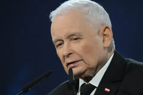 Jakie języki obce zna Jarosław Kaczyński i jak wpływają na jego politykę