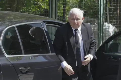 Czym jeździ Kaczyński? Zaskakujące szczegóły o jego samochodzie