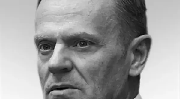 Skąd pochodzi Donald Tusk? Odkryj jego fascynujące korzenie