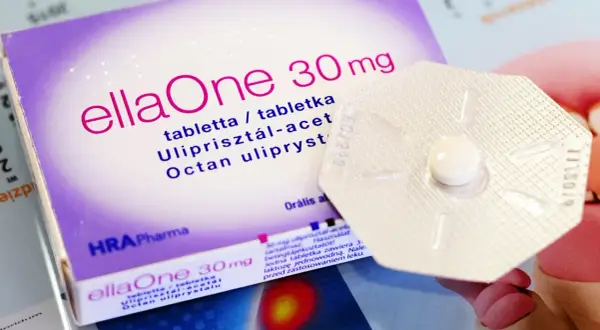 Pigułka dzień po bez recepty ellaOne 30mg. Dyskusja o jej dostępności to starcie lewicy z prezydentem.