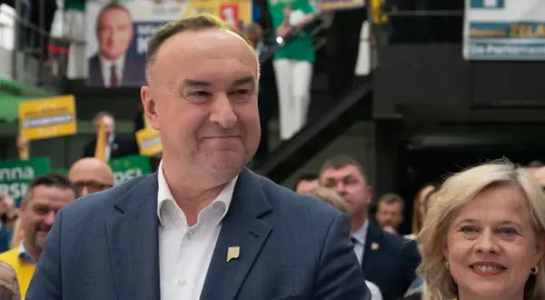 Michał Kobosko, szara eminencja w Polska 2050, odgrywa kluczową rolę w partii.