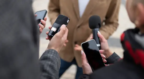 Wpływ mediów na współczesne kształtowanie opinii politycznej