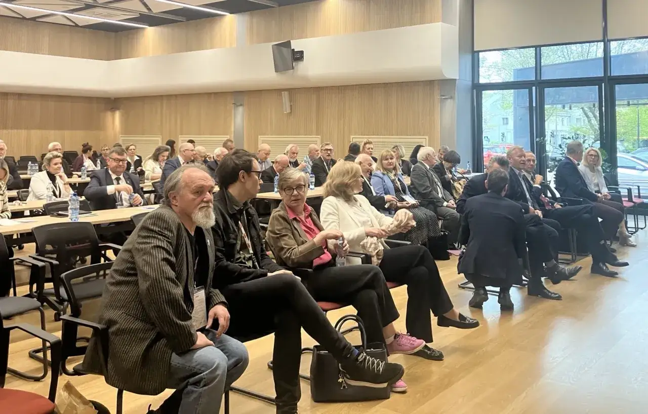 Uczestnicy konferencji dyskutują o reformie uczelni. Czy ministerstwo nauki Dariusza Wieczorka przedstawi nowe rozwiązania?