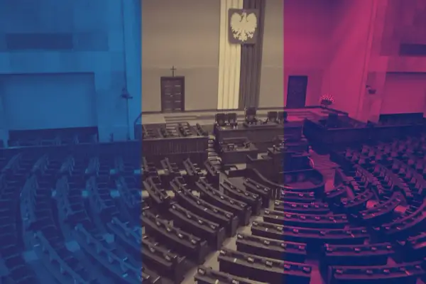Puste ławy sejmowe, podzielone kolorami symbolizującymi różnice programowe między lewicą a Koalicją Obywatelską.